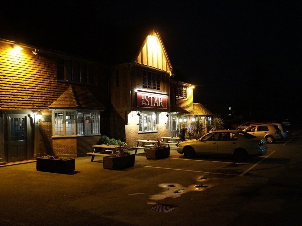 The Star Inn Lingfield Buitenkant foto